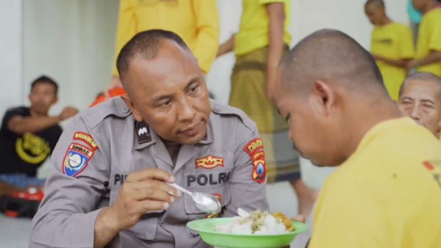 Awal Mula Ipda Purnomo Bantu ODGJ dengan Uang Pribadi dan 39 Guru PPPK Tuban