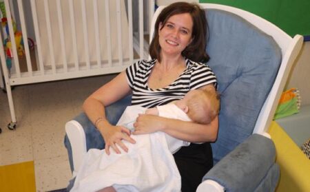 Cara Jaga ASI Lancar Saat Berpuasa