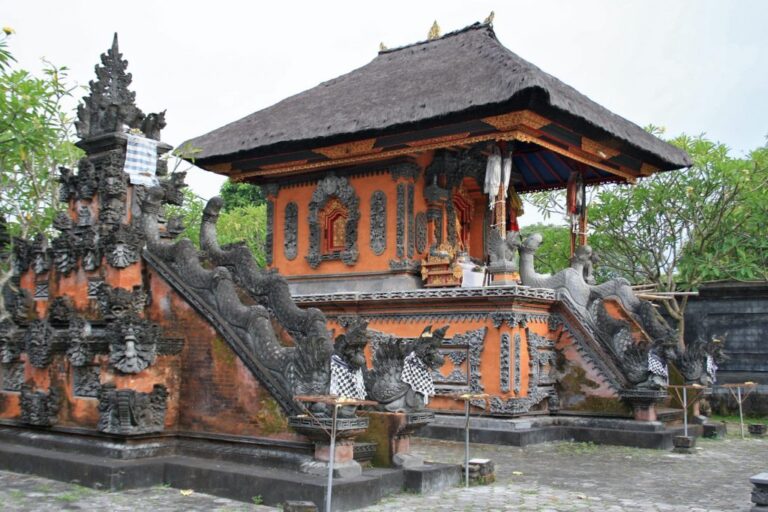 Tempat Suci untuk Penyembuhan di Lombok