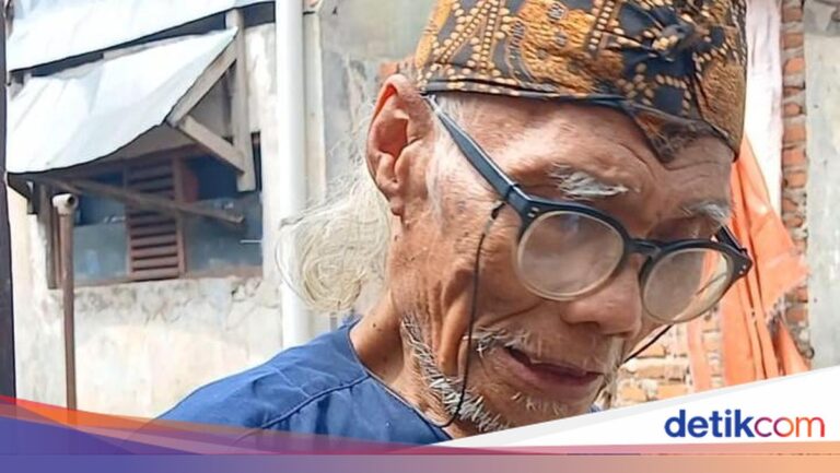 Pilu, Diding Boneng Masih Mengungsi Saat Sakit, Rumah Rusak Belum Bisa Ditempati