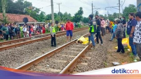 Setelah Pengendara Tewas Tertabrak Kereta, Perlintasan Tanpa Palang Pintu di Srengat Blitar Ditutup