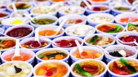 Ngabuburit di Alun-alun Merdeka, Pilih Takjil Lezat