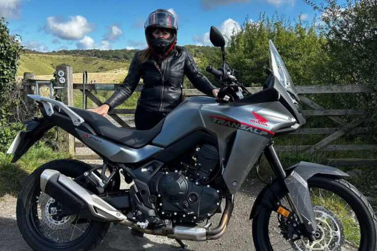 Honda XL750 Transalp E-Clutch, motor petualang yang hidupkan jalan raya!