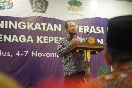 Prof Fatkuroji Dorong Madrasah Kuasai Strategi Pemasaran Digital Saat Pengukuhan Guru Besar