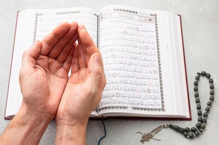 Doa Setelah Sholat Tarawih: Lengkap dengan Arab, Latin, dan Terjemahan