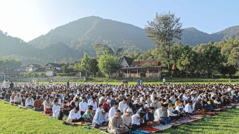 Jawaban Minal Aidin Wal Faizin dalam Islam: Teks Arab, Latin, dan Terjemahan