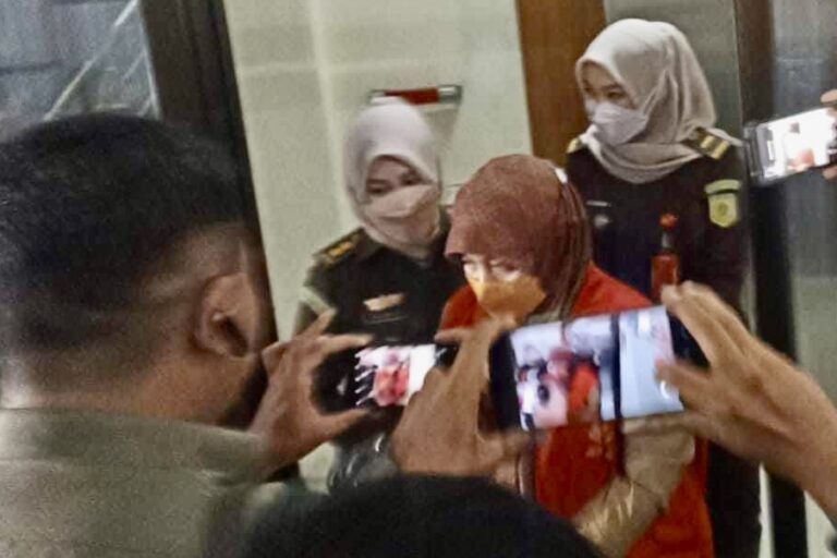 Kasus Guru Honorer Probolinggo Dihentikan Setelah Jadi Tersangka Korupsi