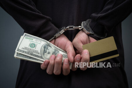 Ahli IT Unair ingatkan masyarakat waspada penipuan digital saat Lebaran