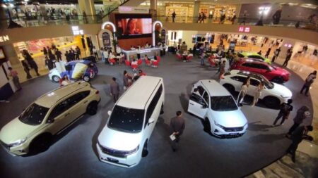 Honda WR-V dan Brio RS edisi khusus memeriahkan pameran Ramadan di TP Surabaya