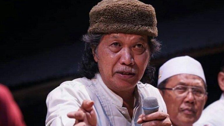 Cak Nun, Ulama dan Budayawan Terkenal di Balik Ramalan Serangan AS-Israel ke Iran