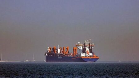 AS melemparkan bom 2,2 ton, hancurkan fasilitas rudal bawah tanah Iran di dekat Selat Hormuz