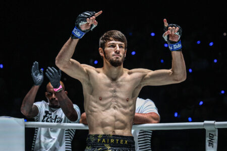Saya akan memburunya setiap detik – Asadula Imangazaliev siap tulis sejarah kontra Nong-O di ONE Friday Fights 147