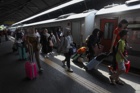 Mudik: Mencari Kenangan di Kampung Halaman