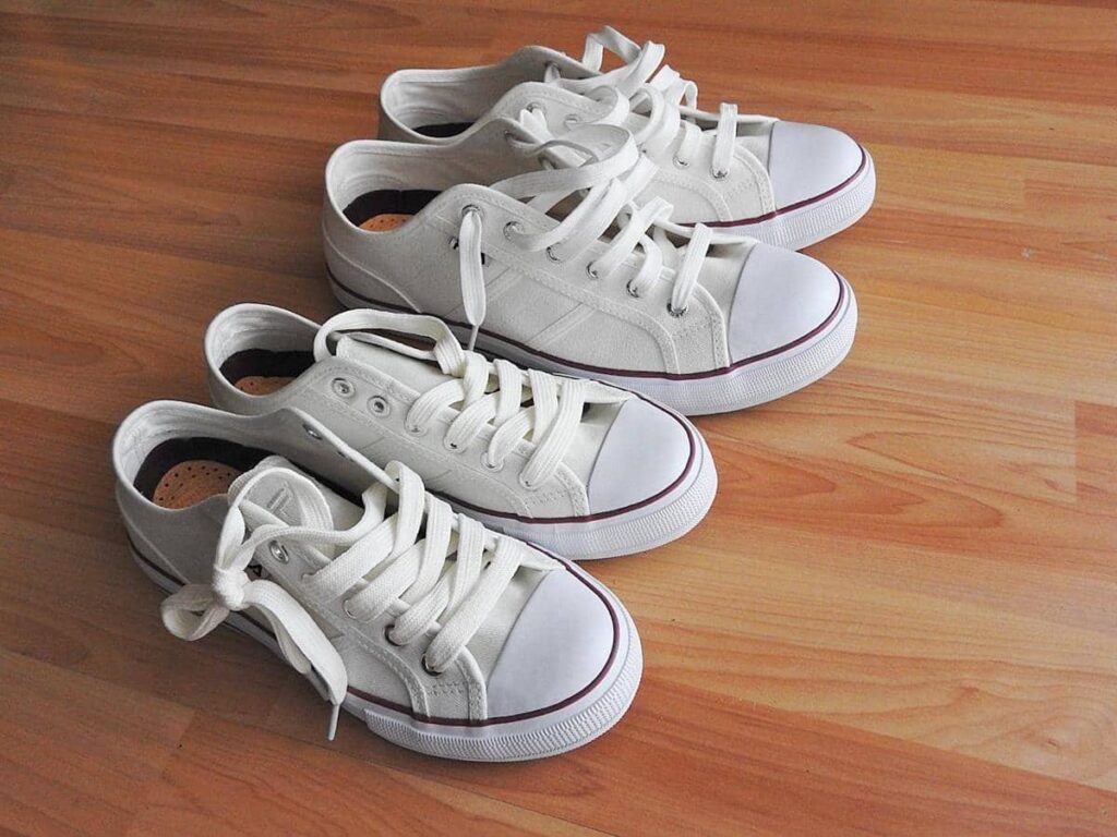 5 tips menjemur sepatu putih agar tetap bersih dan putih