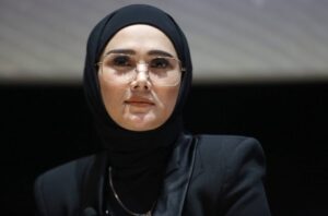 5 Berita Terpopuler: Klarifikasi Mulan tentang Profesi Guru; Barang Vidi Disumbangkan