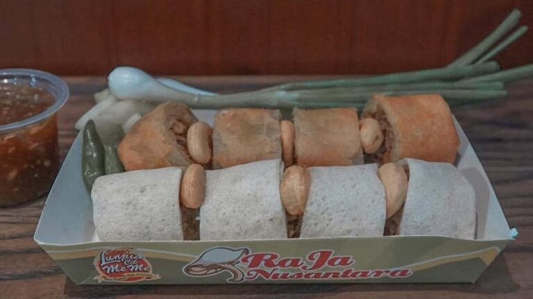 Lumpia Lezat Semarang yang Jadi Oleh-Oleh Favorit Wisatawan