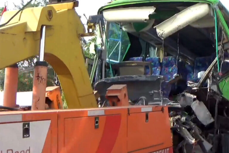 Bus Restu Tabrak Truk di Tol Jombang-Mojokerto, Satu Tewas, Dua Luka Parah