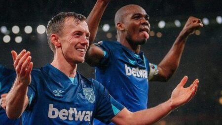 Klasemen Liga 1: Persebaya Turun ke Posisi Enam, Persib dan Persija Bertahan di Puncak