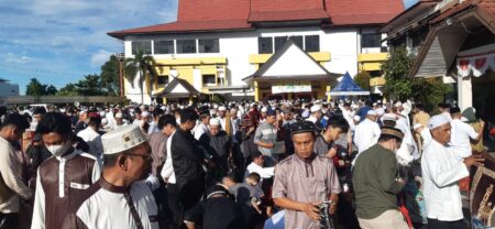 Ribuan Jamaah Muhammadiyah gelar sholat Idul Fitri 2026 di Stadion Gajayana Malang, suasana khidmat