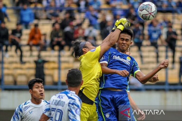 Kronologi Perkelahian Bernardo Tavares dan Kakang Rudianto! 9 Fakta Panas Persib vs Persebaya