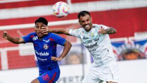 Berita Arema FC Terkini: Dalberto Ancam Puncak Skor Maxwell, Tren Positif Terhenti