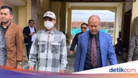 Sepakat Berdamai, Ressa Rossano Hentikan Gugatan terhadap Denada