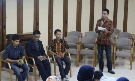 Ketua BEM UGM Tolak Undangan Istana, Minta Debat Terbuka dengan Prabowo