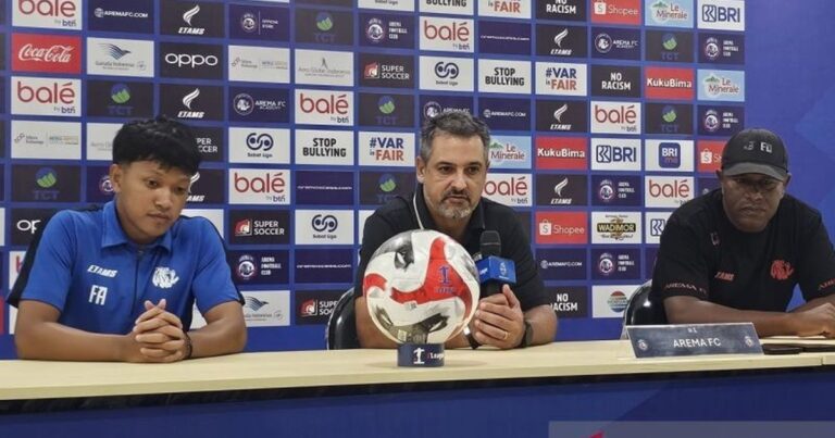 Arema FC Ulangi Kesalahan, Evaluasi Marcos Santos Tidak Memuaskan