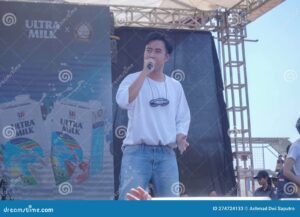 7 Lagu Populer Vidi Aldiano, Warisan Berharga bagi Musik Indonesia