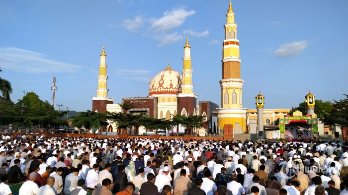 Niat dan Tata Cara Salat Idul Fitri 2026 dengan Amalan Sunnah Lengkap