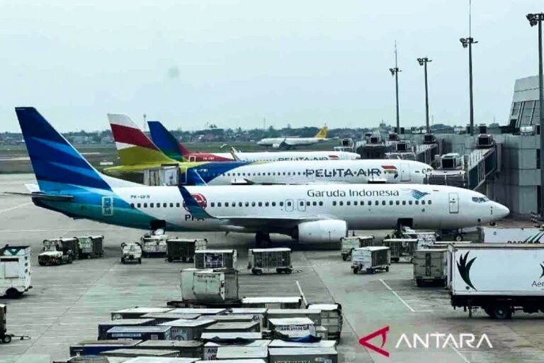 Harga tiket pesawat Surabaya-Balikpapan capai Rp26 juta, tarif ke Bandara SAMS melonjak