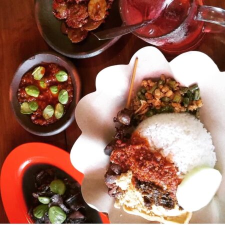 Rekomendasi Sego Tempong Enak di Malang, Legendaris hingga Favorit Muda