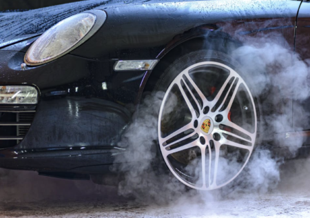 Mengapa Kanvas Rem Mobil Hybrid Lebih Tahan Lama daripada Mobil Konvensional