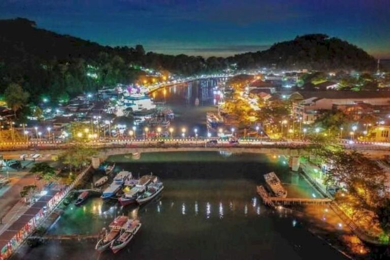 12 destinasi wisata Populer di Padang