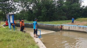Pencarian Bocah Hilang di DAM Colo Karanganyar, Relawan Sisir 4 Titik Air