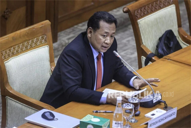 KPK Tangkap Bupati Tulungagung, 12 Pejabat Dibawa ke Surabaya