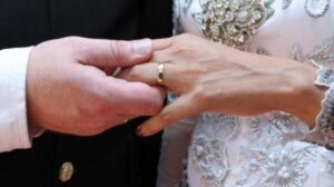 5 Fenomena Populer: Kakek 71 Tahun Nikahi Gadis 18 Tahun – Siswa SMP Tewas Akibat Ledakan Senjata