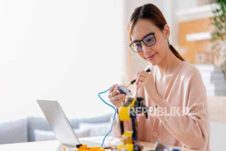 Lulusan Teknik Elektro Bukan Hanya Ahli Listrik, Tapi Juga Pengusaha Sukses