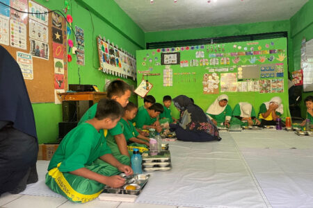 Efisiensi Waktu Belajar: Cirebon Evaluasi Sistem Sekolah 5 Hari