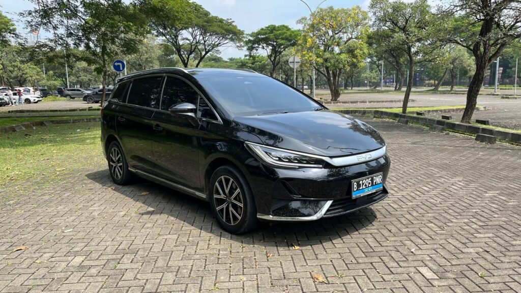 Uji Coba BYD M6 di Parade Chindo, MPV Listrik Keluarga yang Menyenangkan Dikendarai