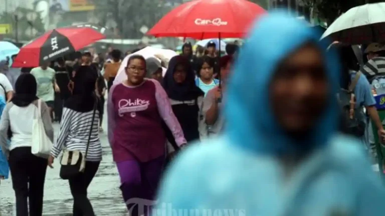 Cuaca Malang-Kota Batu Hari Ini: Hujan Dominan, Ampelgading Cerah Berawan