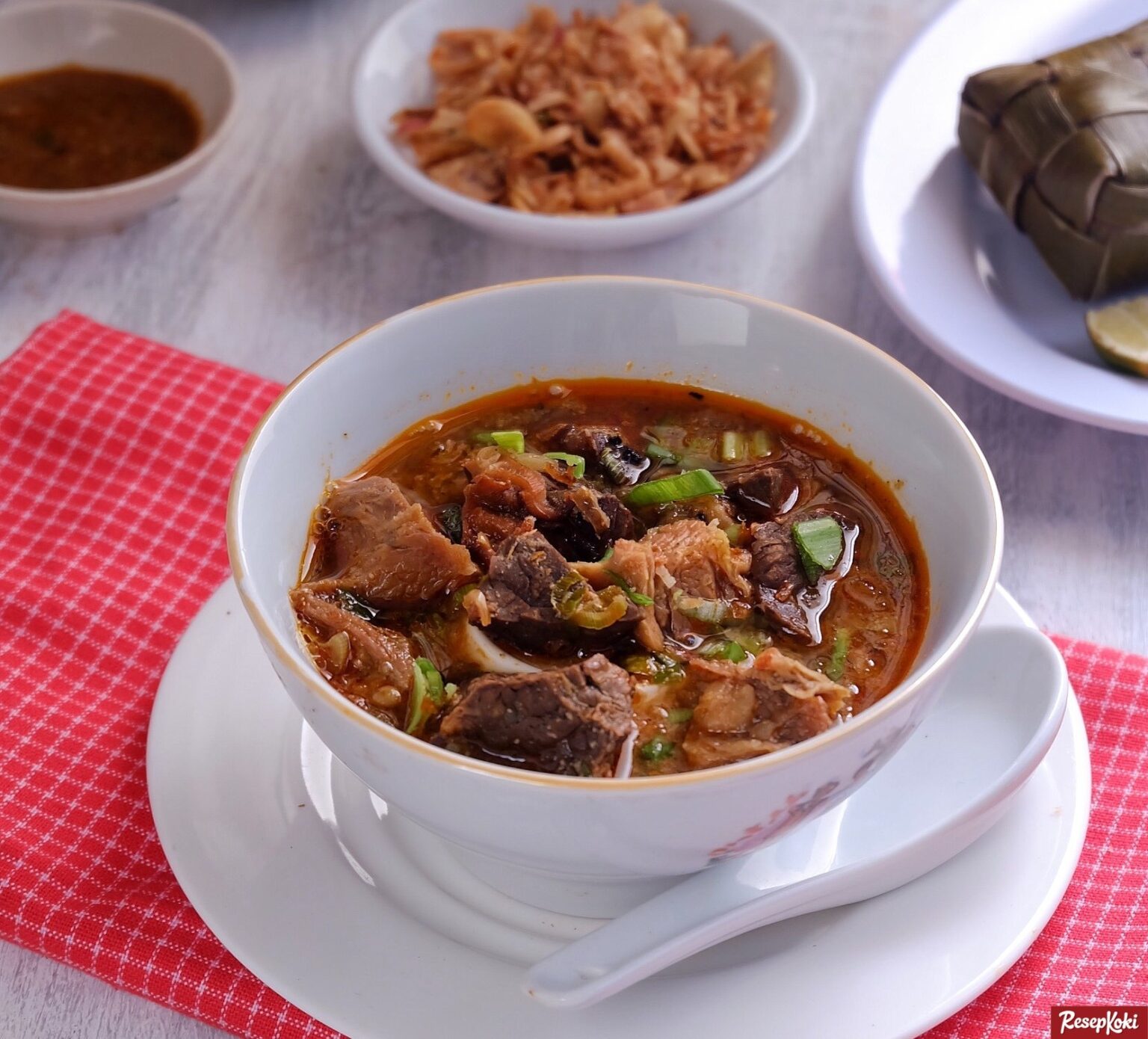 Asal-usul Coto Makassar dan Resep Legendaris