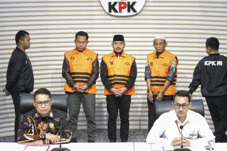 12 Pejabat Tulungagung Ditahan KPK Usai OTT Bupati Gatut Sunu, Termasuk Adik Kandung