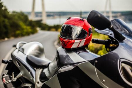 Mengapa Kamera 360 Jarang Ada di Helm Motor?