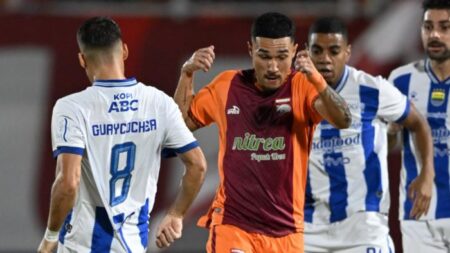 Skenario Laga Terakhir Super League: Persib Rayakan, Madura United dan Persis Solo Tegang