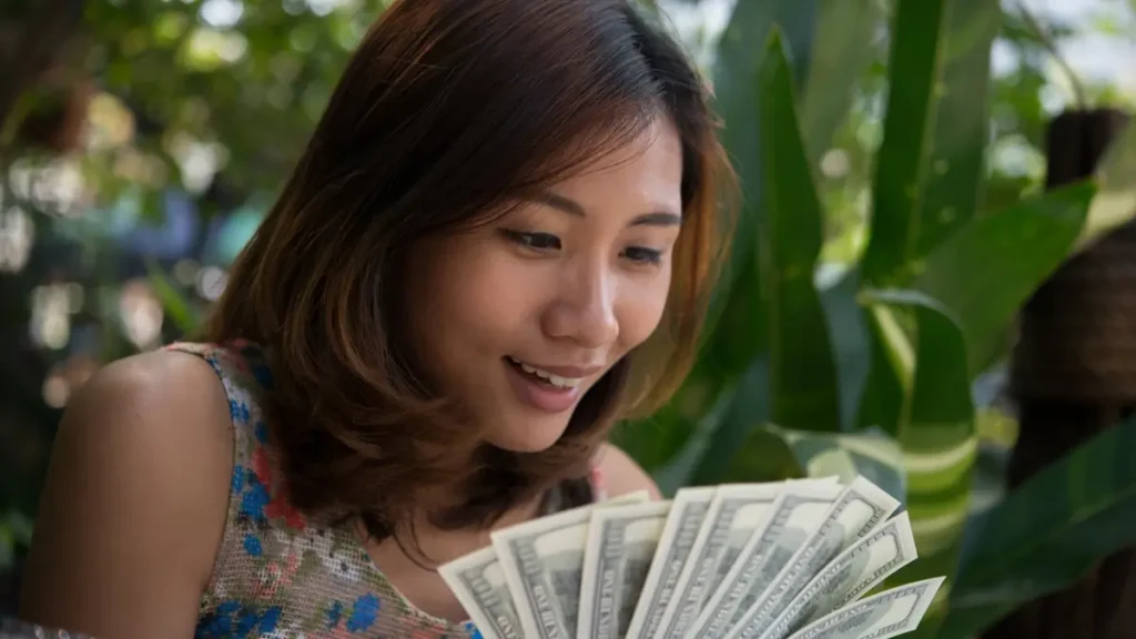 Suka Meringankan Beban Orang Lain, 4 Zodiak Ini Dapat Kelimpahan dan Keberuntungan Besar Pada Senin, 4 Mei