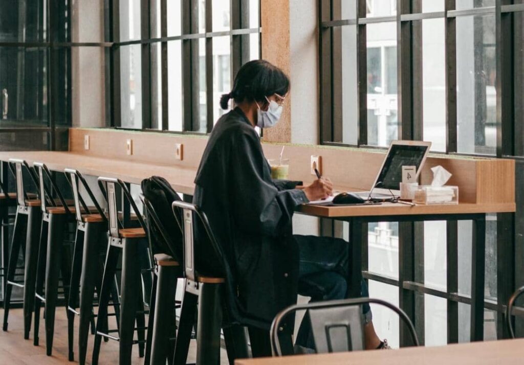5 Alat Penting untuk Sukses Bekerja Jarak Jauh, Bukan Hanya Zoom