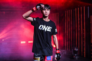 Seperti Muay Thai: Kisah Yonis Anane Terinspirasi Arena of Valor dan Hunter x Hunter