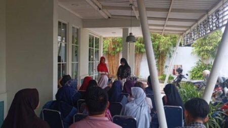 Tingkatkan UMKM, Rumah BUMN Sidoarjo Latih Pembuatan Strawberry Pudding Cheesecake