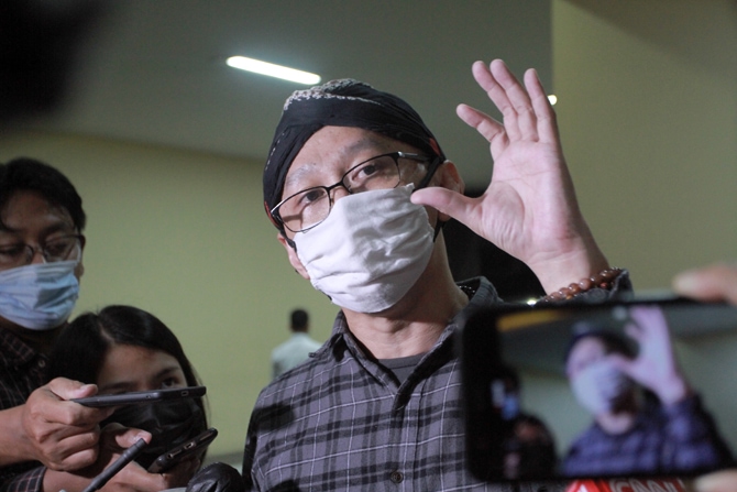 Abu Janda Dijerat Ujaran Kebencian Setelah Sebut Sumbar Barbar di Amerika